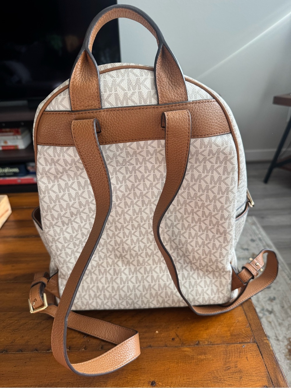 Michael Kors Ivory & Tan MK Signature Backpack - Picture 3 of 6